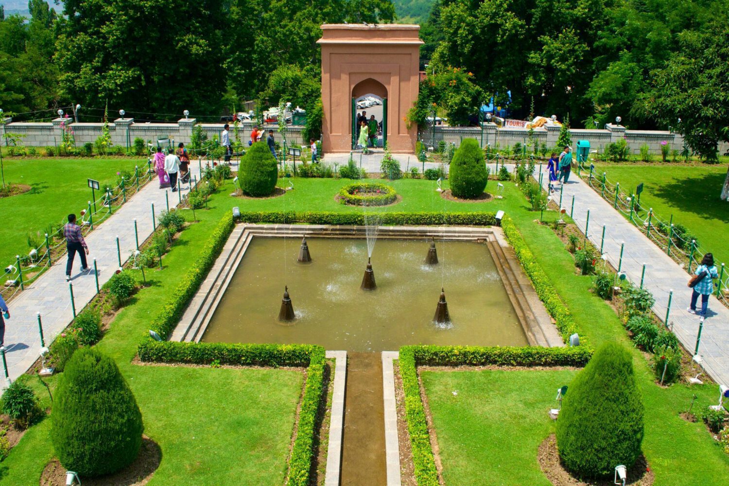 Chashme Shahi garden